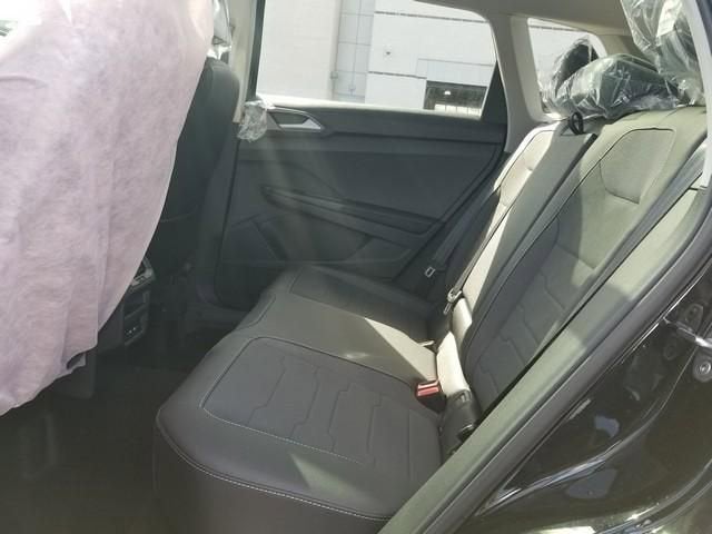 2026 Volkswagen Taos SE Black