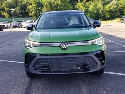 2026 Volkswagen Taos SE Black