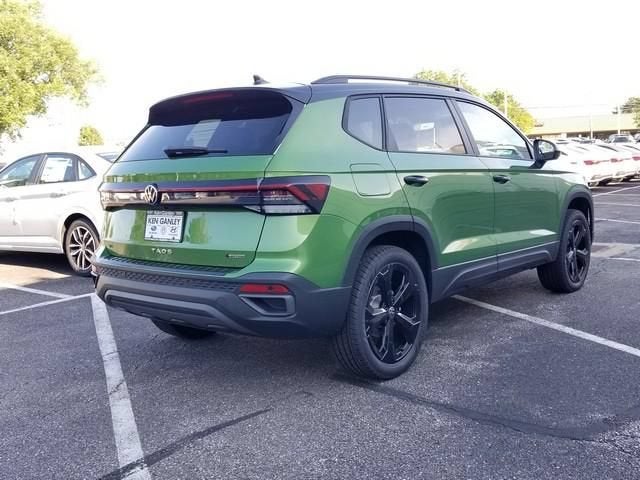 2026 Volkswagen Taos SE Black