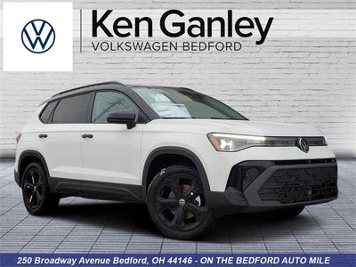 2026 Volkswagen Taos SE Black