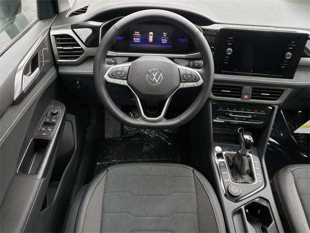 2026 Volkswagen Taos SE Black