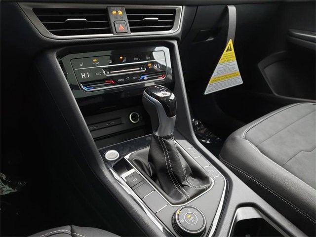 2026 Volkswagen Taos SE Black