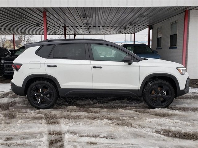 2026 Volkswagen Taos SE Black