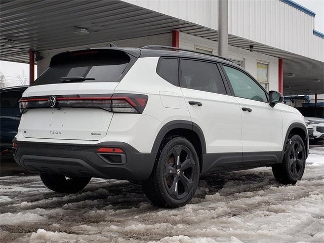 2026 Volkswagen Taos SE Black