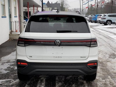 2026 Volkswagen Taos SE Black