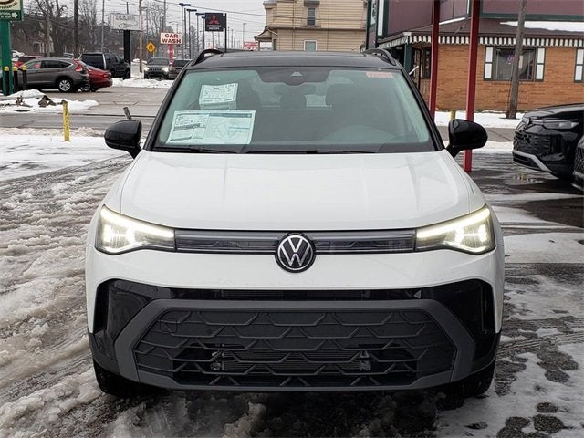 2026 Volkswagen Taos SE Black