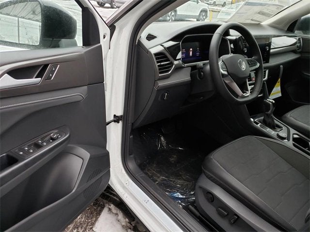 2026 Volkswagen Taos SE Black