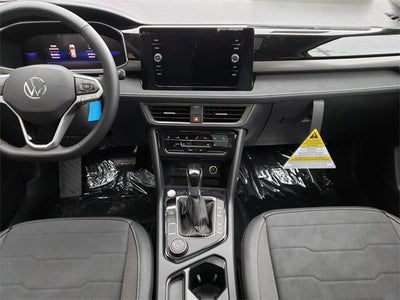 2026 Volkswagen Taos SE Black