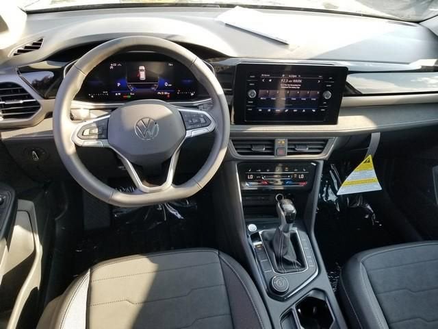 2026 Volkswagen Taos SE Black