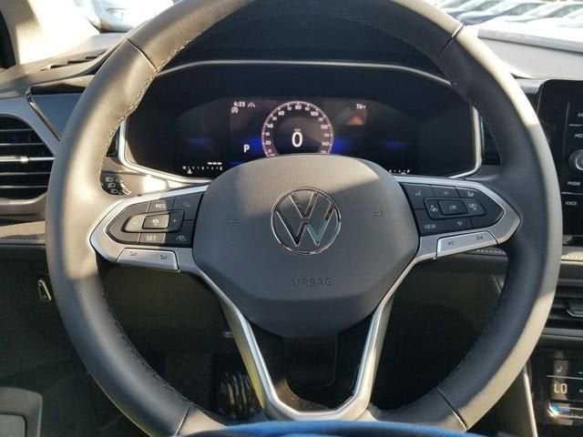 2026 Volkswagen Taos SE Black