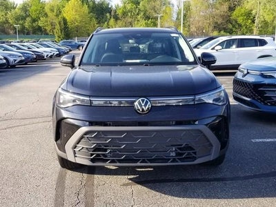 2026 Volkswagen Taos SE Black