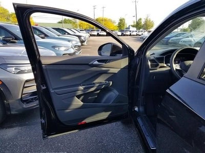 2026 Volkswagen Taos SE Black