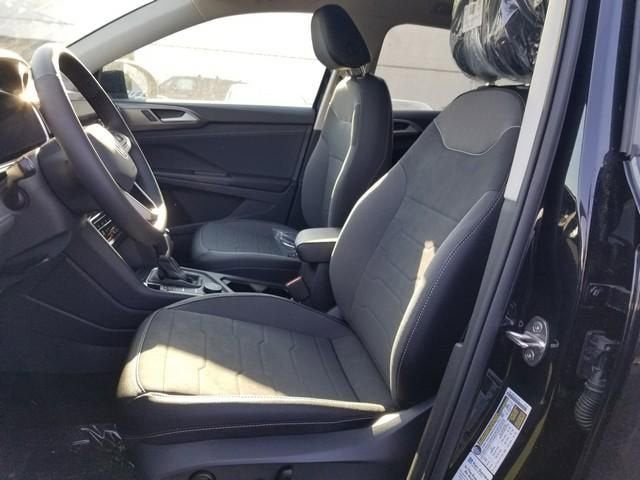 2026 Volkswagen Taos SE Black