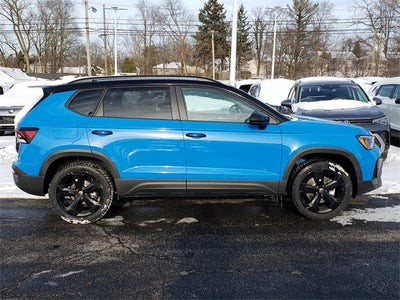 2026 Volkswagen Taos SE Black