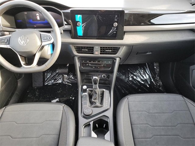 2026 Volkswagen Taos SE Black