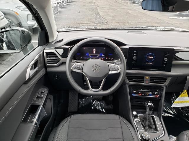 2026 Volkswagen Taos SE Black