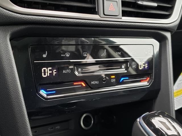 2026 Volkswagen Taos SE Black