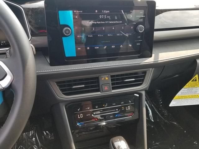 2026 Volkswagen Taos SE Black