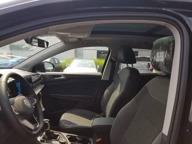 2026 Volkswagen Taos SE Black