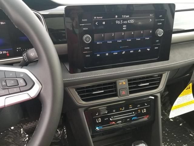 2026 Volkswagen Taos SE Black