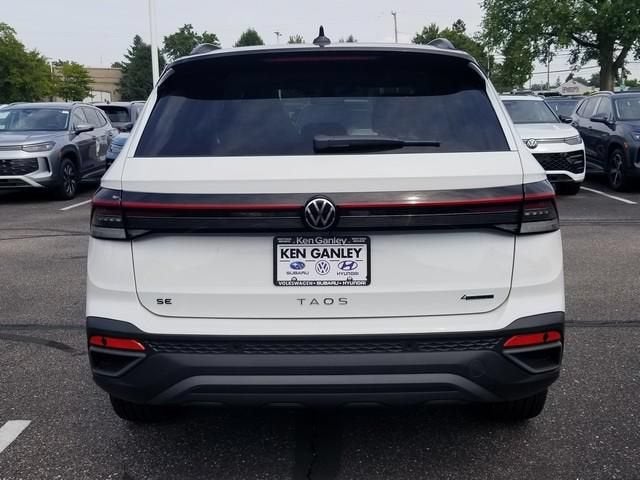 2026 Volkswagen Taos SE Black