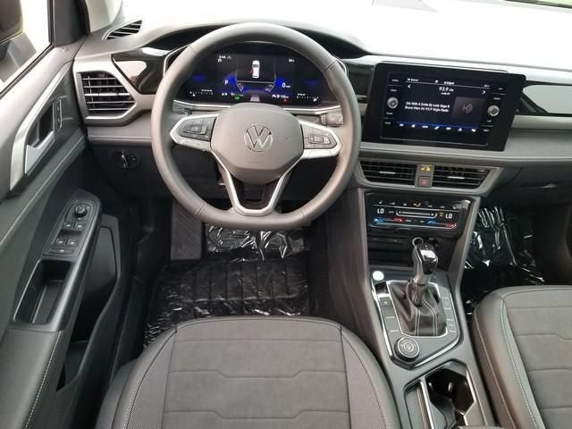 2026 Volkswagen Taos SE Black