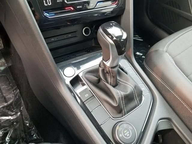 2026 Volkswagen Taos SE Black