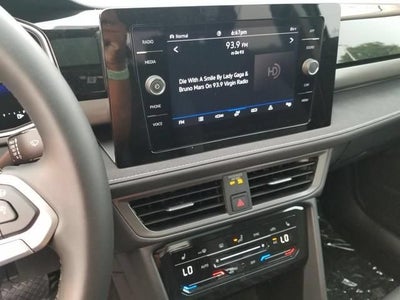 2026 Volkswagen Taos SE Black