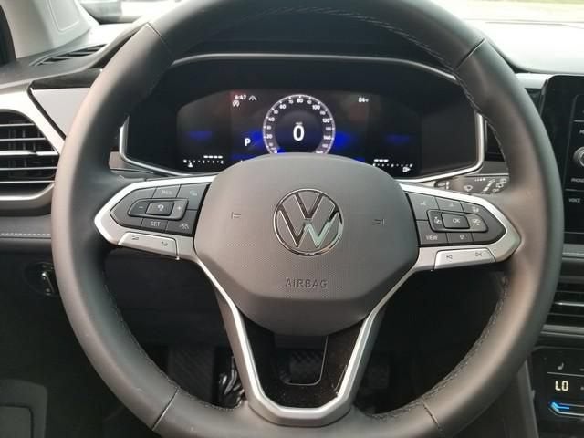 2026 Volkswagen Taos SE Black