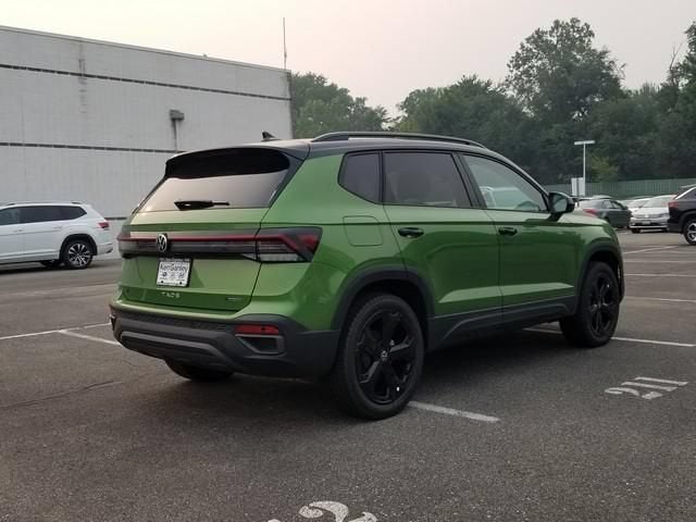 2026 Volkswagen Taos SE Black