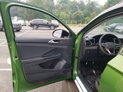 2026 Volkswagen Taos SE Black
