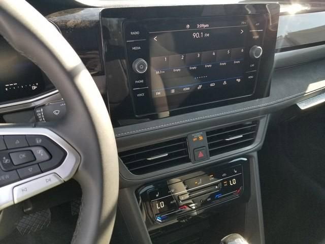 2026 Volkswagen Taos SE Black