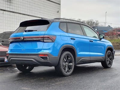 2026 Volkswagen Taos SE Black