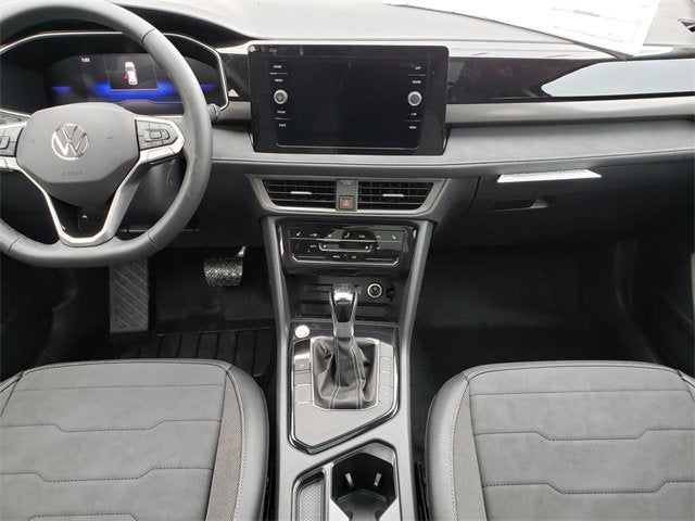 2026 Volkswagen Taos SE Black