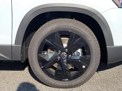 2026 Volkswagen Taos SE Black