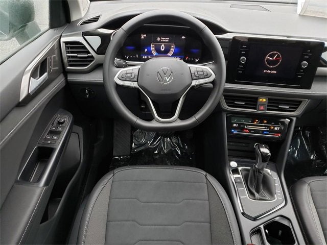 2026 Volkswagen Taos SE Black