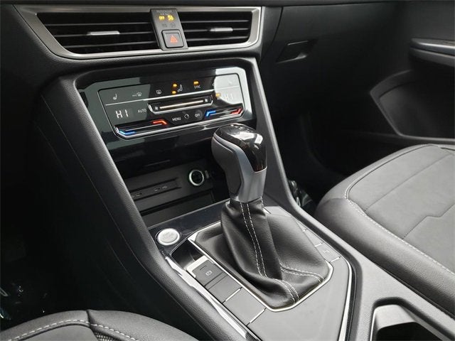 2026 Volkswagen Taos SE Black