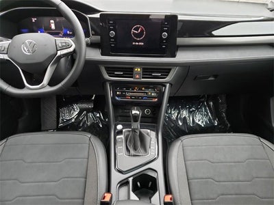 2026 Volkswagen Taos SE Black