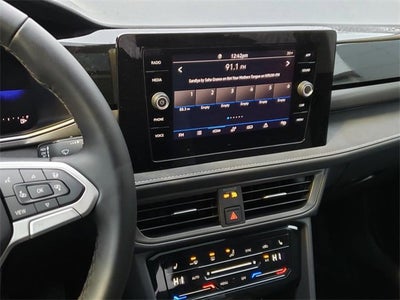 2026 Volkswagen Taos SE Black