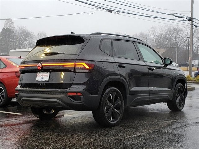 2026 Volkswagen Taos SE Black