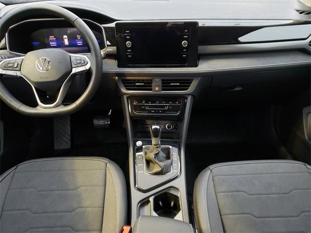 2026 Volkswagen Taos SE Black