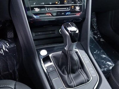 2025 Volkswagen Taos SE Black