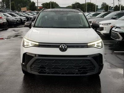 2025 Volkswagen Taos SE Black