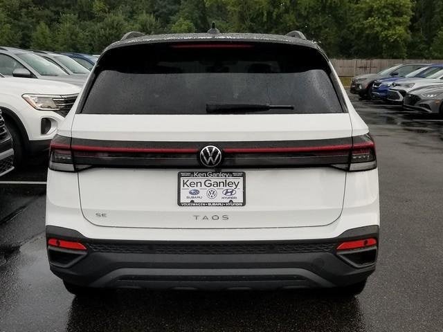 2025 Volkswagen Taos SE Black