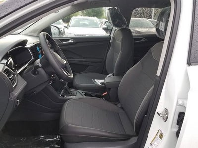 2025 Volkswagen Taos SE Black