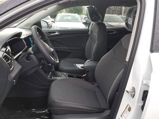 2025 Volkswagen Taos SE Black