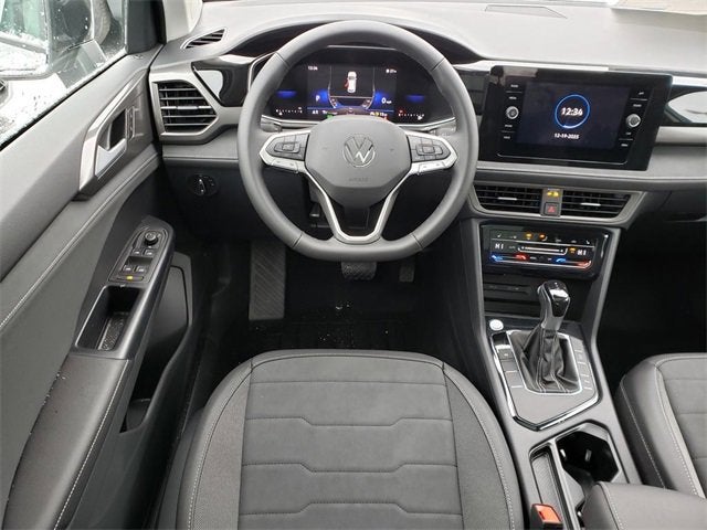 2026 Volkswagen Taos SE Black