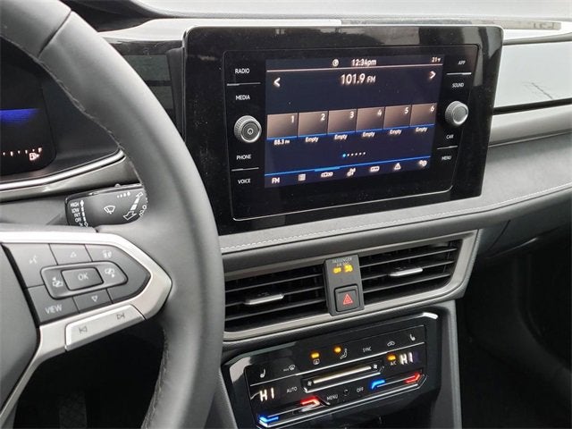 2026 Volkswagen Taos SE Black