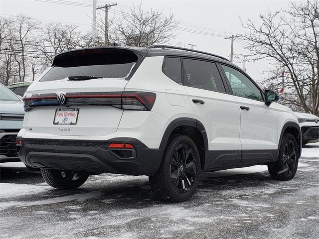 2026 Volkswagen Taos SE Black
