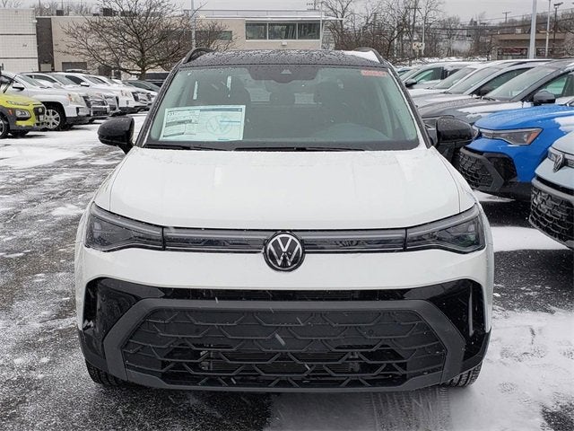 2026 Volkswagen Taos SE Black